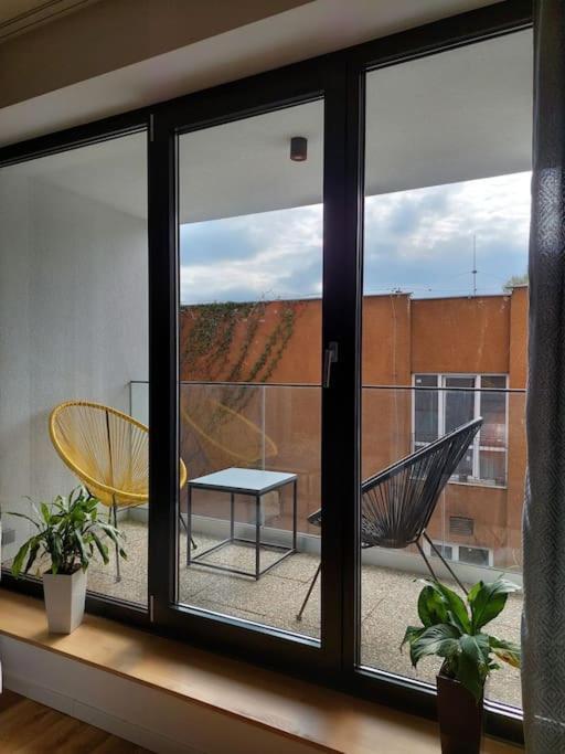 Apartman Kmetova So Sukromnym Parkovanim Zdarma, 5 Min Peso Do Centra Кошице Экстерьер фото