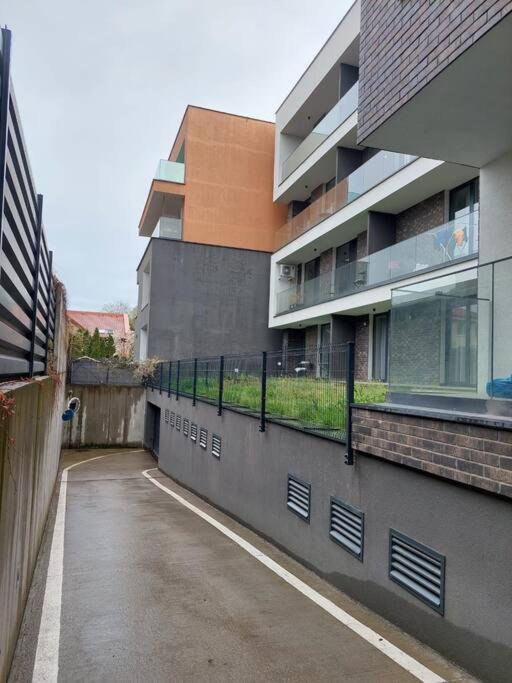 Apartman Kmetova So Sukromnym Parkovanim Zdarma, 5 Min Peso Do Centra Кошице Экстерьер фото